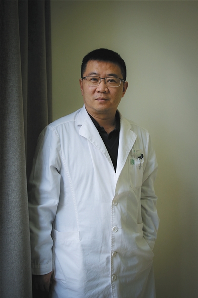 Wang Gang, vice president of Beijing Anding Hospital.[Photo/The Beijing News] 