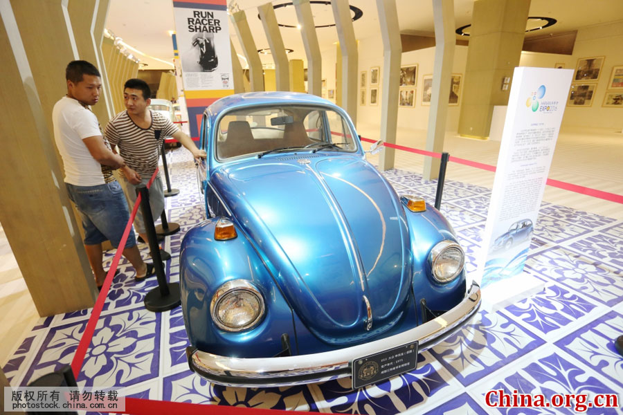 3月26日-4月1日，2016海南国际旅游贸易博览会在三亚举行。图为老爷车展上展出的二十世纪三十年代定型生产的大众甲壳汽车。 [中国网图片库 袁永东 摄] 