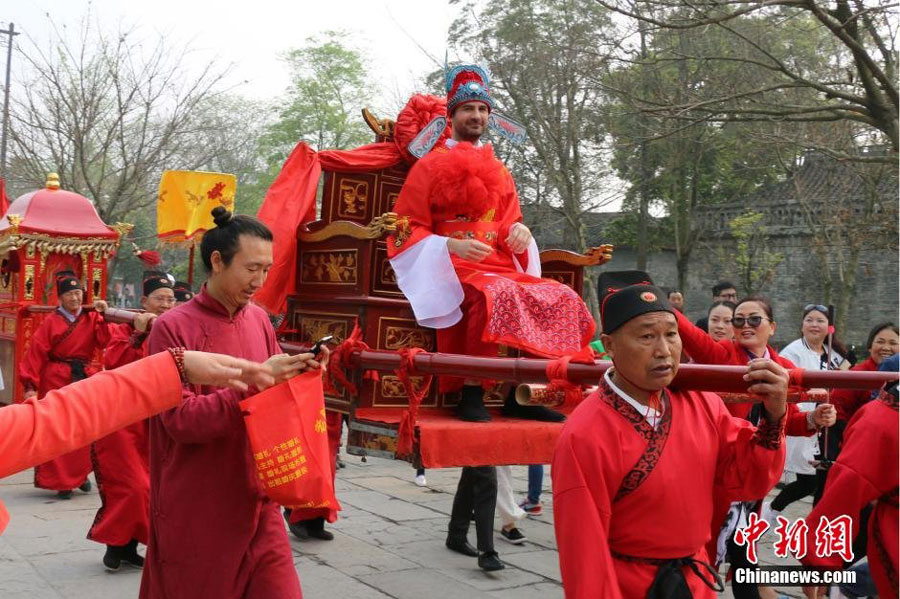 Old Style Chinese Wedding In Chengdu China Org Cn