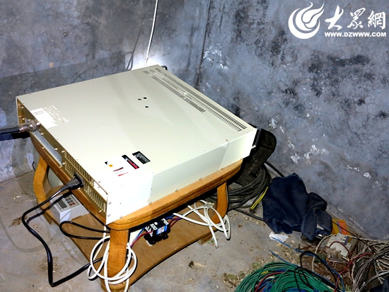 The photo shows an illegal radio transmitter found in Rizhao city, Shandong province. [Photo: dzwww.com]