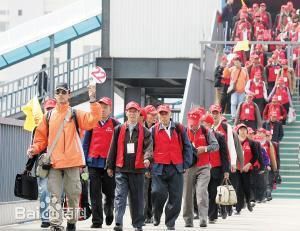 Guide, one of the 'top 10 happiest jobs' by China.org.cn.