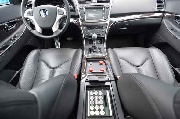 The interior of the modified Raeton. [Photo courtesy of Chongqing Daily]