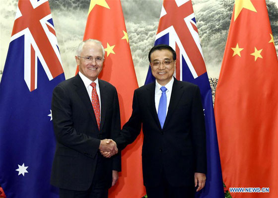 Chinese Premier Li Keqiang (R) meets with Australian Prime Minister Malcolm Turnbull during the fourth annual talks between the two countries' prime ministers in Beijing, capital of China, April 14, 2016. [Photo/Xinhua]