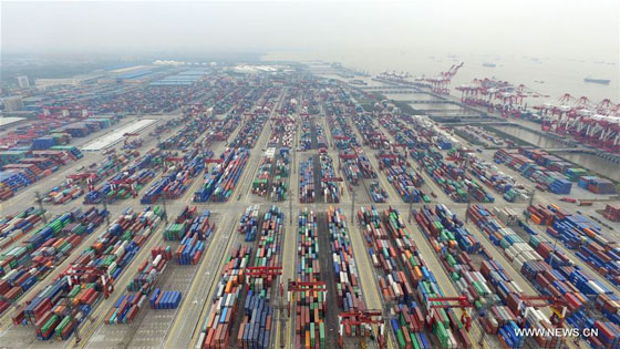 This aerial photo taken on March 29, 2016 shows a view of the free trade zone in Shanghai, east China. [Photo/Xinhua]