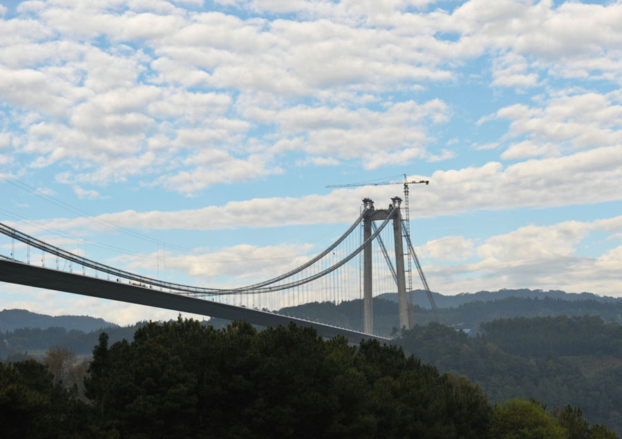 An undated photo shows Asia's longest and highest bridge Longjiang Grand Bridge. [Photo: People's Daily Online] 