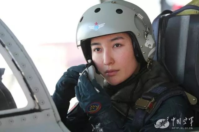 A photo shows Gao Fuyu, who is among the first batch of female pilots to fly the FBC-1 bombers for China. China's first batch of female combat pilots of the 'Flying Leopard' bombers had their very first train session at night in southeast China recently. [Photo: People's Daily Online] 