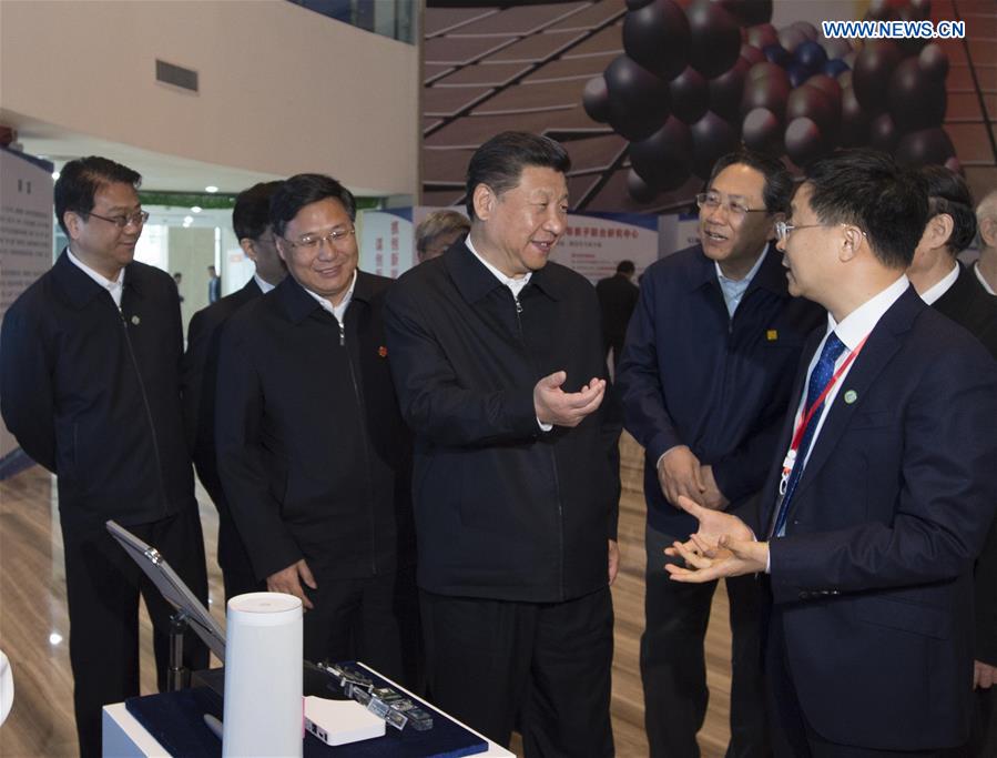  Chinese President Xi Jinping visits the Institute of Advanced Technology under University of Science and Technology of China in Hefei, east China&apos;s Anhui Province, April 26, 2016. Xi made an inspection tour in Anhui from April 24 to 27. (Xinhua/Li Xueren) 