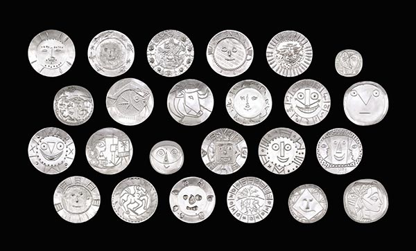 A complete set of 24 silver plates. [Photo provided to China Daily]