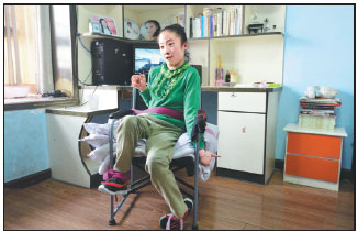 Wang Yajing at her home in Fuyang. Lu Qijian / For China Daily 