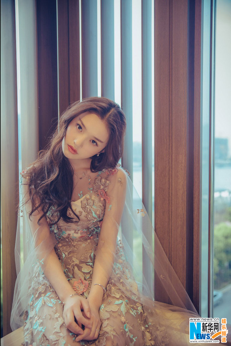 Vintage style fashion shots of Lin Yun released (4 