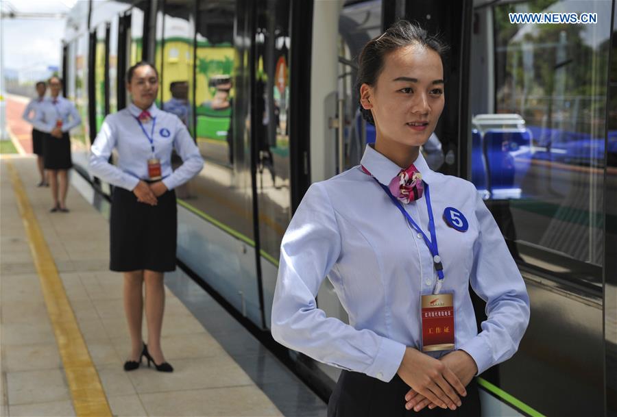 CHINA-YUNNAN-HONGHE-TRAM-CONSTRUCTION (CN)