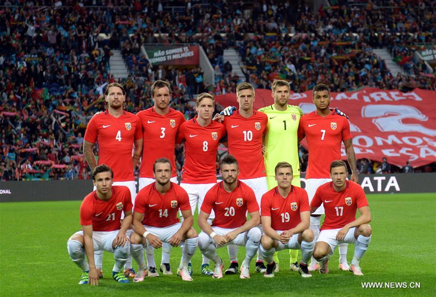 Norway's players pose for a photo prior to a friendly soccer match between Portugal and Norway in preparation for Euro 2016 at Dragon Stadium in Porto, Portugal, May 29, 2016. Portugal won 3-0. [Photo/Xinhua]