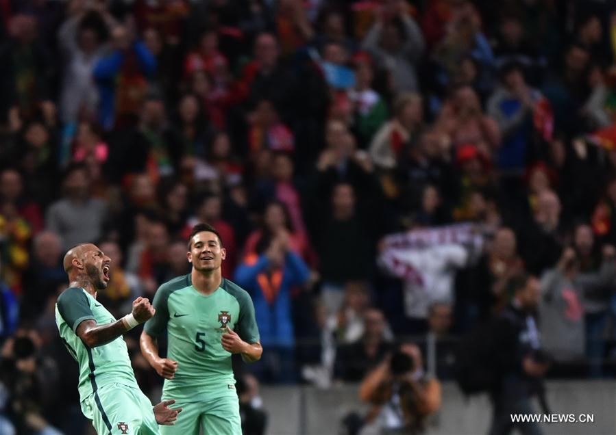 Portugal's Ricardo Quaresma (L) celebrates after scoring a goal in a friendly soccer match between Portugal and Norway in preparation for Euro 2016 at Dragon Stadium in Porto, Portugal, May 29, 2016. Portugal won 3-0. [Photo/Xinhua]