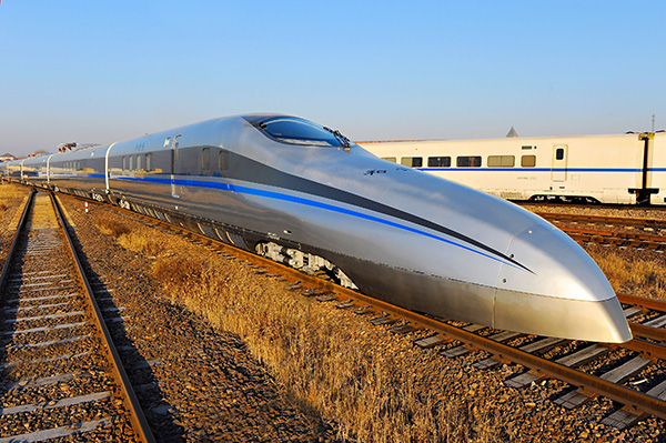 A next-generation high-speed train is being tested in China. The train can run at 400 kilometers per hour and is suitable for cross-border services.[Photo/Xinhua]