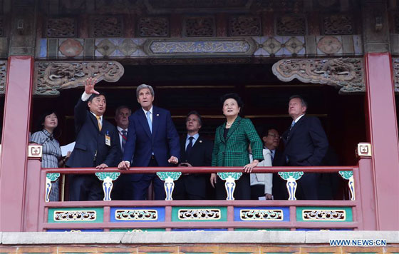 U.S. Secretary of State John Kerry (3rd R, front), accompanied by Chinese Vice Premier Liu Yandong (2nd R, front), visits the Forbidden City in Beijing, capital of China, June 5, 2016. [Photo/Xinhua]