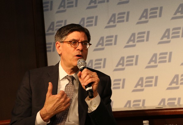 US Treasury Secretary Jack Lew talks about the US-China economic relationship on Thursday at the American Enterprise Institute in Washington. [Photo by Chen Weihua/China Daily]