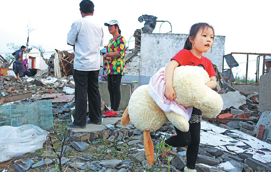 Lack Of Tents, Shelter For Funing Tornado Victims- China.org.cn