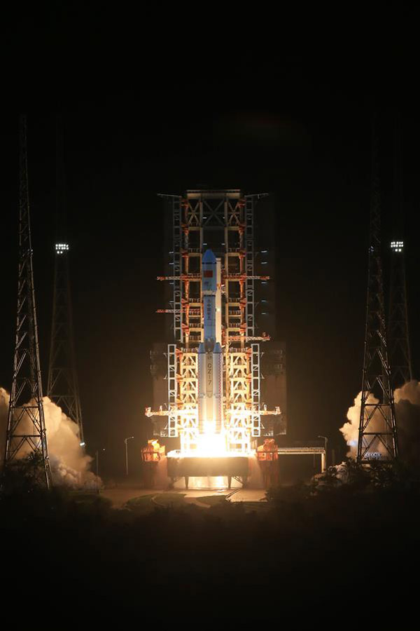 A Long March-7 carrier rocket lifts off from Wenchang Satellite Launch Center, south China's Hainan Province, June 25, 2016. [Photo: Xinhua/Li Gang] 