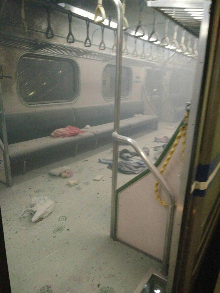 A section of a commuter train moving nearby Songshan Railway Station exploded on the night of July 7, 2016 in Taipei city, Taiwan. About 20 people were injured in the incident. [Photo: CCTV] 