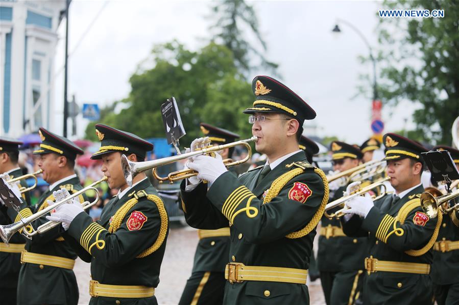 Chinese Military Band of the People&apos;s Liberation Army perform march show on the Hamina Tattoo International Military Music Event in Hamina, Finland, Aug. 4, 2016. (Xinhua/Zhang Xuan) 