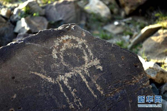 Over 1,000 cliff paintings dating back more than 1,000 years have been discovered in northern China's Inner Mongolia Autonomous Region. [Photo/Xinhua] 