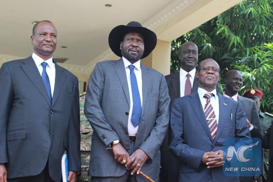 General Taban Deng Gai (L), new First Vice President of South Sudan, Salva Kiir (2nd L), South Sudanese President and Vice President James Wani Igaa (R front) pose for a photo at the presidential palace in Juba, South Sudan, July 26, 2016. [Photo/Xinhua]