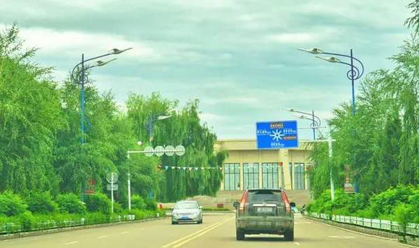 A street view of Tekes County in west China's Xinjiang Uygur Autonomous Region. [Photo: sohu.com]