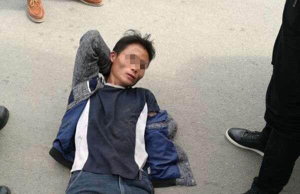 The suspect of the mass murder case in Huize County, Yunnan Province being arrested. [Photo: 163.com]