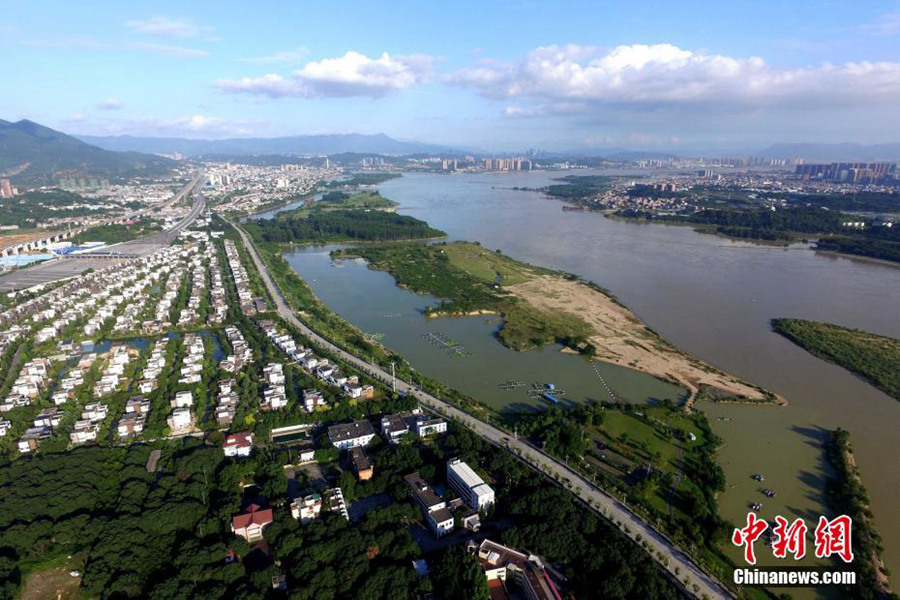 Aerial photo taken on Oct. 3, 2016 shows scenery of the wetland park in Minhou County, southeast China's Fujian Province. [Photo/Chinanews.com]