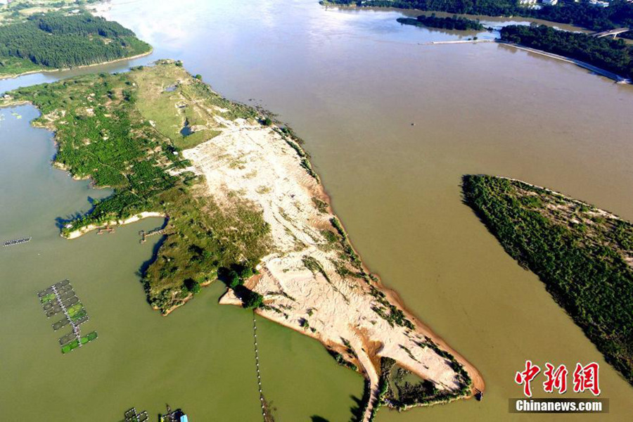 Aerial photo taken on Oct. 3, 2016 shows scenery of the wetland park in Minhou County, southeast China's Fujian Province. [Photo/Chinanews.com]