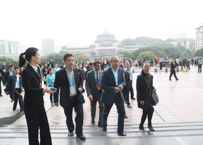 Foreign delegates visit the Chongqing China Three Gorges Museum on the sidelines of 'The CPC Dialogue with the World 2016,' held in Chongqing from Oct. 13-15.