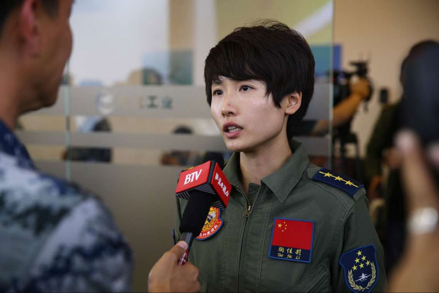 Tao Jiali, another female pilot that flew the J-10 fighter aircraft in the China International Aviation and Aerospace Exhibition (Airshow China) on November 1st, 2016. [Photo/CRI]