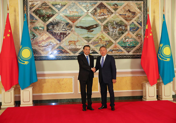 Premier Li Keqiang meets Kazakh President Nursultan Nazarbayev on Nov 3 in Astana, capital of Kazakhstan.