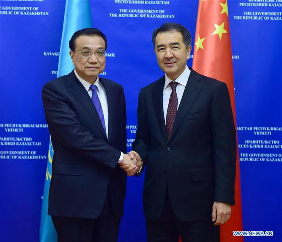 Chinese Premier Li Keqiang (L) and his Kazakh counterpart Bakytzhan Sagintayev hold the third regular meeting between the two countries' prime ministers in Astana, Kazakhstan, Nov. 3, 2016. [Photo/Xinhua]