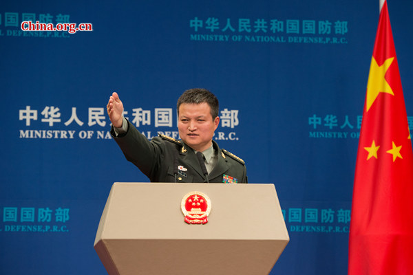 Senior Colonel Yang Yujun, spokesperson for China's Ministry of National Defense (MOD), takes questions at a routine press briefing on Nov.30, 2016. [Photo by Chen Boyuan / China.org.cn]