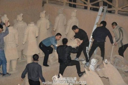 Fake terracotta warriors were destroyed by police in Xi'an, capital of northwest China's Shaanxi Province. [File photo: Weibo]