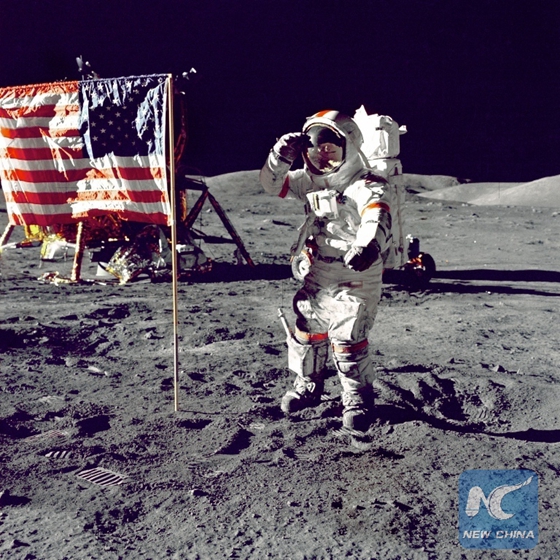The file photo from NASA shows U.S. Astronaut Eugene Cernan walks on the surface of Moon during the Apollo 17 mission in December 1972. [Photo/Xinhua] 