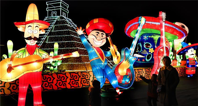 Light festival themed on Belt and Road Initiative kicks off in NW China