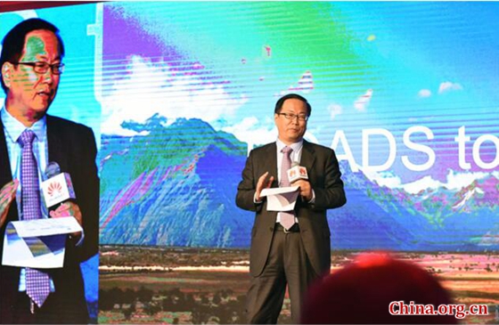 On Feb. 13, 2017 in London, Huawei holds a briefing in which Huawei Carrier BG President Zou Zhilei emphasises that video on mobile will be the next trillion dollar market. [Photo by Wang Zhiyong/China.org.cn]