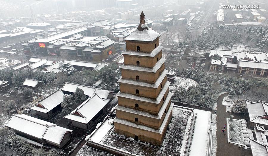 Photo taken on Feb. 21, 2017 shows the snow-covered Dayan Pagoda in Xi'an, northwest China's Shaanxi Province. [Photo/Xinhua]