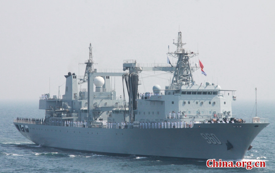 China's supply ship Dongpinghu frigate in AMAN-17 exercise. The AMAN-17 multinational naval exercise concludes with a spectacular exercise in the North Arabian Sea off Pakistan on Feb. 14, 2017. [Photo by Guo Xiaohong/China.org.cn]