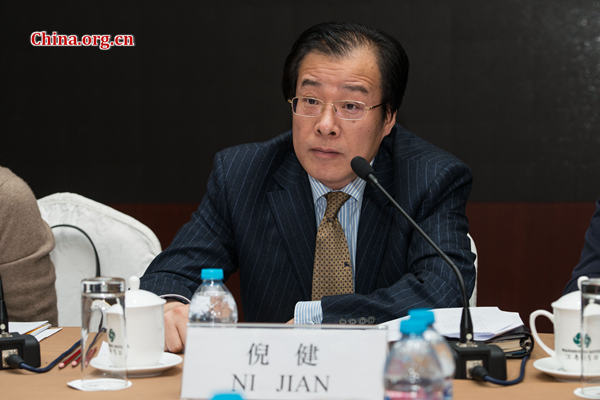 Ni Jian, secretary-general of the Chinese Association for International Understanding (CAFIU) speaks at the discussion session with winners of a recent essay contest on the topic of China-Japan friendship on Feb. 22, 2017 in Beijing. [Photo by Chen Boyuan / China.org.cn]