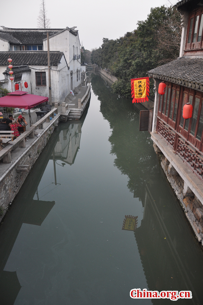 Located in downtown Suzhou, Jiangsu Province, Pingjiang Street is a historical road along the river, where the city's history and unique feature have been well-preserved. 