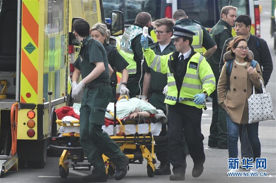 British police confirmed that death toll in Wednesday's terror attack outside the Parliament in central London has risen to five. [Photo/Xinhua]
