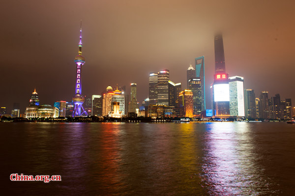 A night view of the Bund in Shanghai [File photo by Chen Boyuan / China.org.cn]