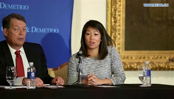 Crystal Dao Pepper (R), daughter of David Dao, the passenger who was violently dragged off an overbooked United Airlines flight, speaks during a press conference in Chicago, Illinois, the United States, on April 13, 2017. [Photo/Xinhua]