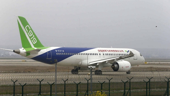 China-developed commercial airliner C919 is given the first high-speed taxi test at Shanghai Pudong International Airport in Shanghai, April 16, 2017. [Photo/cgtn.com] 
