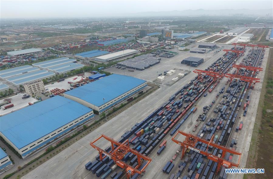 559 cargo trains depart from railway container center in Chengdu to Europe