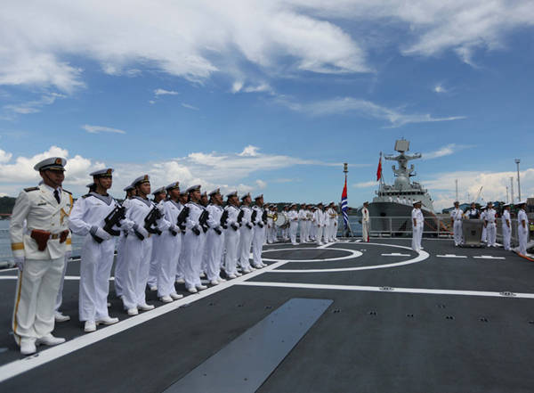 A Chinese naval fleet has begun a three-day friendly visit after arriving Sunday at Davao City in the southeastern region of The Philippines. [Xinhua]