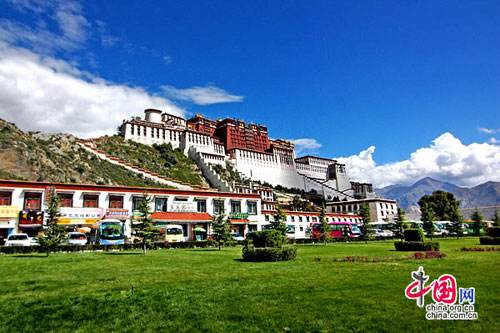 Lhasa, one of the 'Top 10 destinations in China in 2017' by China.org.cn